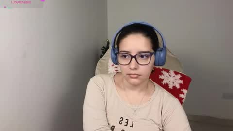 Snapshot of moonwoman_ chatting on 12-15-25, 03:55 Moon Woman online show from 12-15-25, 03:55