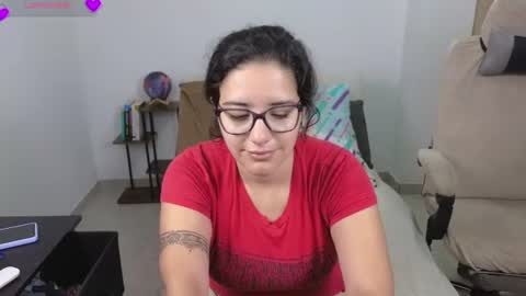 Snapshot of moonwoman_ chatting on 06-13-26, 06:22 Moon Woman online show from 06-13-26, 06:22