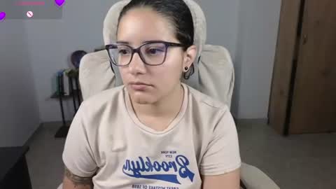 Snapshot of moonwoman_ chatting on 06-19-26, 09:57 Moon Woman online show from 06-19-26, 09:57