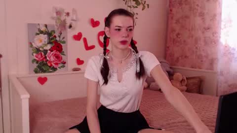 Snapshot of moore_alice chatting on 02-14-26, 02:03 moore_alice online show from 02-14-26, 02:03