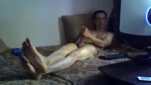Snapshot of moovurey16 chatting on 06-08-26, 01:39 Alex online show from 06-08-26, 01:39