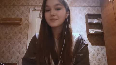 Snapshot of morabeem chatting on 12-18-25, 01:17 Lea online show from 12-18-25, 01:17