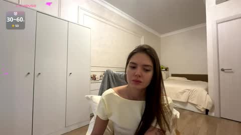Snapshot of moraimfeld chatting on 10-19-25, 04:24 Fleyva online show from 10-19-25, 04:24
