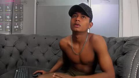 Snapshot of morenitodigno chatting on 10-20-25, 07:03 Mmorenito online show from 10-20-25, 07:03