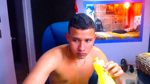 MorenoFullHot online show from 01-04-25, 07:55