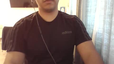Snapshot of morenolatin19 chatting on 04-02-26, 04:48 Jos Luis online show from 04-02-26, 04:48