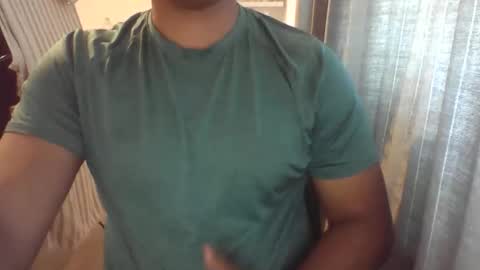 Snapshot of morenolatin19 chatting on 05-26-26, 05:20 Jos Luis online show from 05-26-26, 05:20