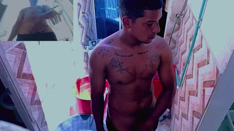 Snapshot of morenoman25 chatting on 03-29-26, 05:35 Carlos online show from 03-29-26, 05:35