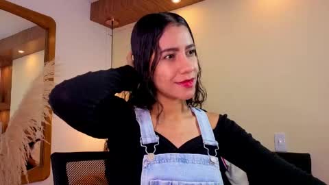 Snapshot of morgan_alice chatting on 05-10-26, 12:21 morgan_alice online show from 05-10-26, 12:21