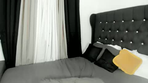 Snapshot of morgana_blackwood chatting on 05-18-26, 04:40 morgana_blackwood online show from 05-18-26, 04:40