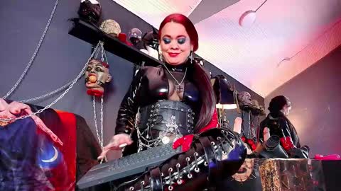 Snapshot of morganacrowley_ chatting on 11-23-25, 12:05 Morgana online show from 11-23-25, 12:05