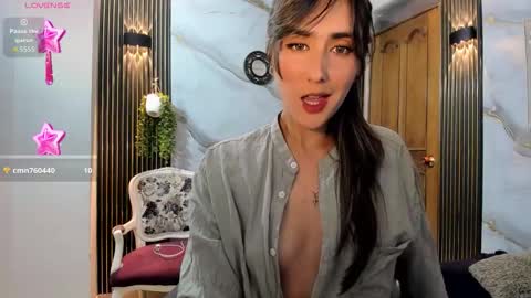 Snapshot of moriahhoe chatting on 11-01-25, 06:54 Moriah online show from 11-01-25, 06:54