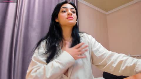 Snapshot of moroccan_diamond_ chatting on 12-05-24, 04:44 Medina online show from 12-05-24, 04:44