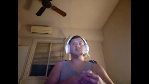 Snapshot of morocho777 chatting on 12-16-24, 05:06 Bruno online show from 12-16-24, 05:06