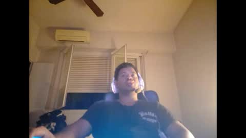 Snapshot of morocho777 chatting on 02-19-25, 05:27 Bruno online show from 02-19-25, 05:27