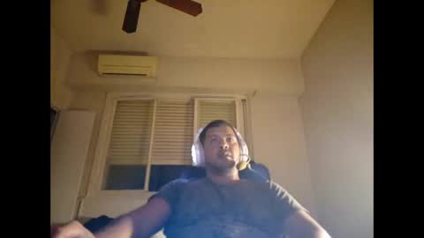 Snapshot of morocho777 chatting on 02-27-25, 04:31 Bruno online show from 02-27-25, 04:31