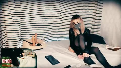 Morphelina online show from 10-29-25, 07:54