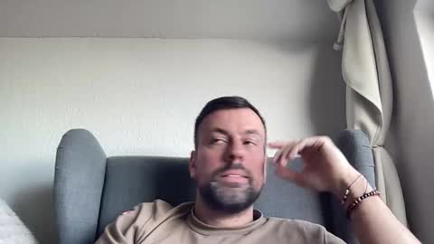 Snapshot of morty87geil chatting on 03-12-26, 03:29 morty87geil online show from 03-12-26, 03:29