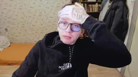 Snapshot of mortywithlove chatting on 04-19-26, 04:01 Morty online show from 04-19-26, 04:01