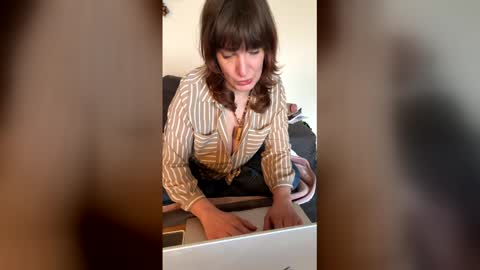 Mossy Mommy online show from 04-21-26, 12:44