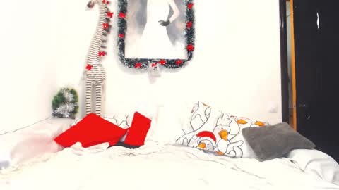 Snapshot of moto00000 chatting on 12-14-25, 12:49 moto00000 online show from 12-14-25, 12:49