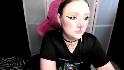 Snapshot of motorkate chatting on 10-24-25, 01:35 motorkate online show from 10-24-25, 01:35