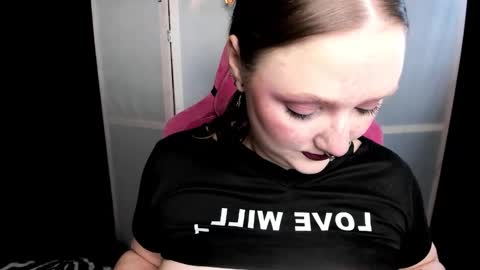 Snapshot of motorkate chatting on 10-26-25, 02:06 motorkate online show from 10-26-25, 02:06