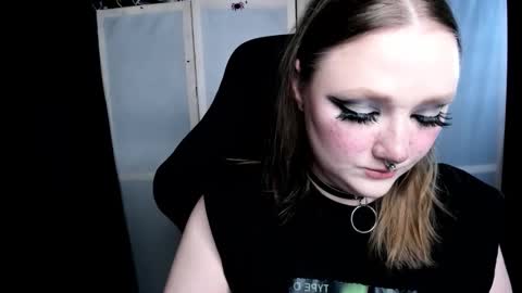 Snapshot of motorkate chatting on 11-14-25, 10:18 motorkate online show from 11-14-25, 10:18