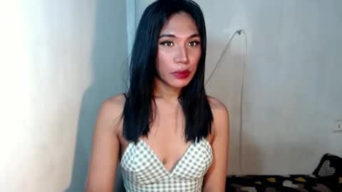 mouiline_rouge69 online show from 11-18-25, 06:40