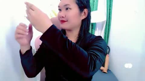 Snapshot of mountain_girl88 chatting on 11-27-25, 09:22 casandra online show from 11-27-25, 09:22