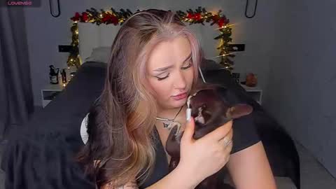 Snapshot of mousemother chatting on 01-14-26, 11:27 Carolina online show from 01-14-26, 11:27