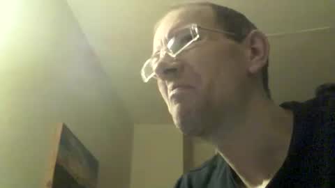 Snapshot of moviem1978 chatting on 02-08-25, 07:05 Frederik online show from 02-08-25, 07:05