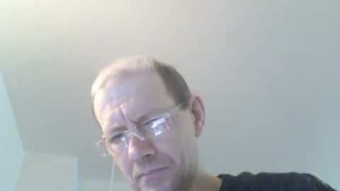 Snapshot of moviem1978 chatting on 02-17-25, 08:19 Frederik online show from 02-17-25, 08:19