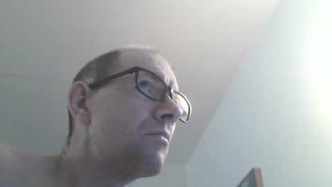 Snapshot of moviem1978 chatting on 01-11-26, 08:41 Frederik online show from 01-11-26, 08:41