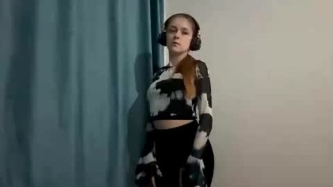 Jenny online show from 11-26-25, 04:08