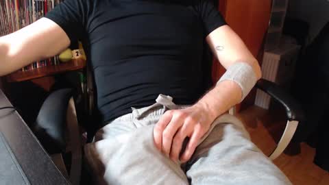 Snapshot of mpmimp chatting on 01-12-25, 05:01 mpmimp online show from 01-12-25, 05:01