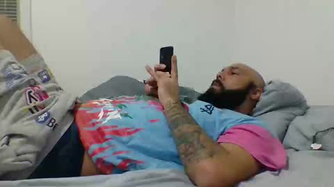 Snapshot of mr8plus chatting on 12-29-24, 04:48 Mr8 online show from 12-29-24, 04:48