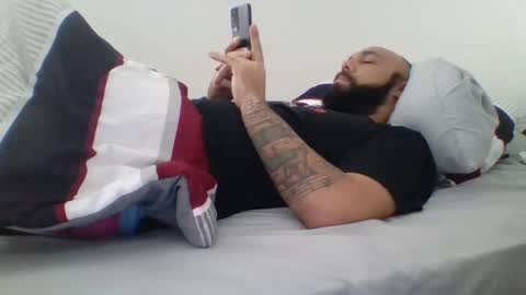 Snapshot of mr8plus chatting on 01-10-25, 05:02 Mr8 online show from 01-10-25, 05:02