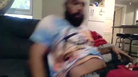 Snapshot of mr8plus chatting on 10-28-25, 09:39 Mr8 online show from 10-28-25, 09:39