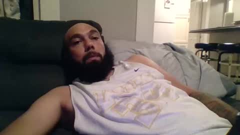 Snapshot of mr8plus chatting on 11-21-25, 01:26 Mr8 online show from 11-21-25, 01:26