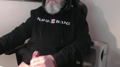 Snapshot of mr_boombastic2021 chatting on 12-18-25, 10:32 mr_boombastic2021 online show from 12-18-25, 10:32