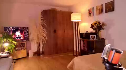 Snapshot of mr_evan1 chatting on 09-23-25, 04:21 Mr Evans online show from 09-23-25, 04:21