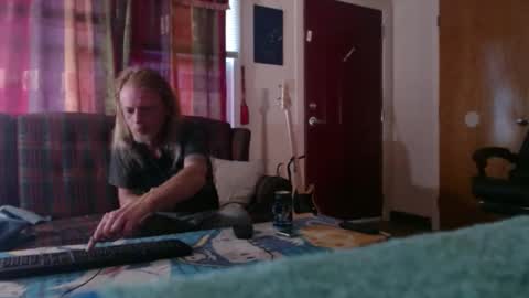 Snapshot of mr_happy12 chatting on 09-08-25, 10:53 mr_happy12 online show from 09-08-25, 10:53