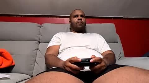 Snapshot of mr_irvin chatting on 10-25-25, 12:40 mr_irvin online show from 10-25-25, 12:40