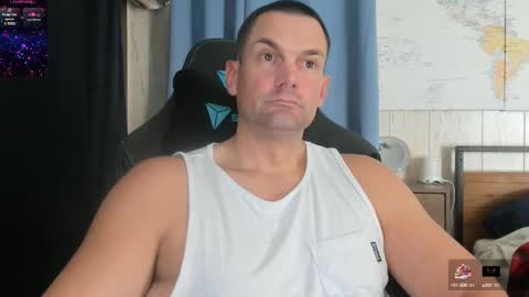 Snapshot of mr_mac69 chatting on 10-14-25, 08:42 Cam online show from 10-14-25, 08:42