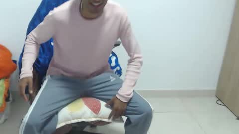 Max online show from 02-16-26, 05:42