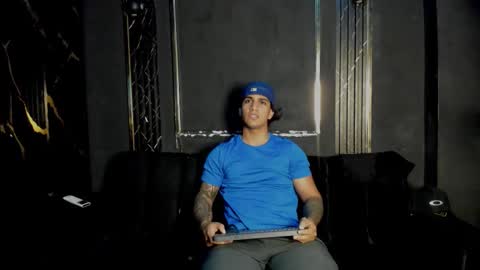 mr_maximo online show from 12-21-25, 03:57