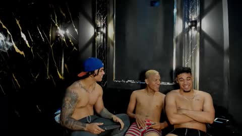 mr_maximo online show from 12-22-25, 09:17