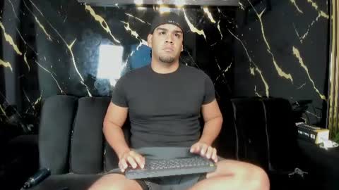 Snapshot of mr_maximo chatting on 06-11-26, 10:08 mr_maximo online show from 06-11-26, 10:08