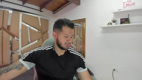 Snapshot of mr_mikee_ chatting on 01-23-25, 03:05 MIKEE online show from 01-23-25, 03:05